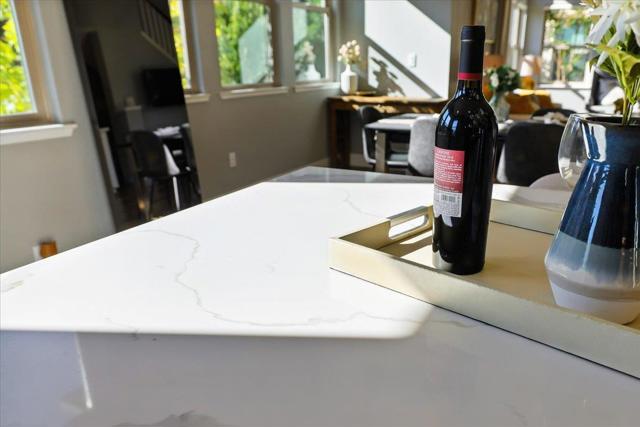 324 Cherokee Loop, Mountain View CA: https://media.crmls.org/mediaz/72ae3382-a310-49c9-bbae-da312072958b.jpg