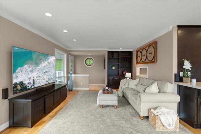 25400 Radonich Road, Los Gatos CA: https://media.crmls.org/mediaz/72ae9f58-333d-4039-8b1a-7209402cff2b.jpg