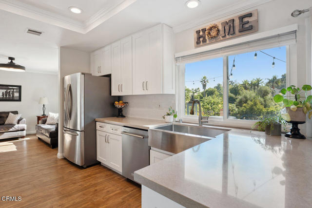 354 Larch Crest Court, Newbury Park CA: https://media.crmls.org/mediaz/72af238a-934a-4184-852a-a609c58f0b0e.jpg