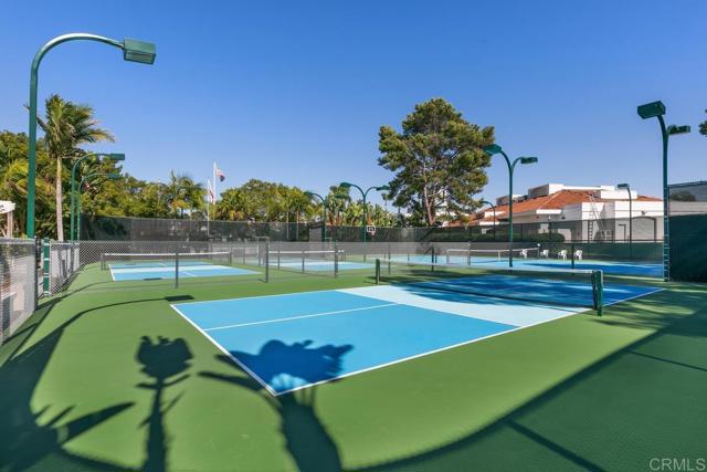 4964 Poseidon Way, Oceanside CA: https://media.crmls.org/mediaz/72af46da-0ca9-4aca-acdf-699483db9b6d.jpg