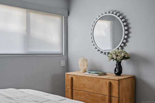 1623 Glorietta Blvd, Coronado CA: https://media.crmls.org/mediaz/72af6261-d863-407a-8a28-4e56c2a03db2.jpg