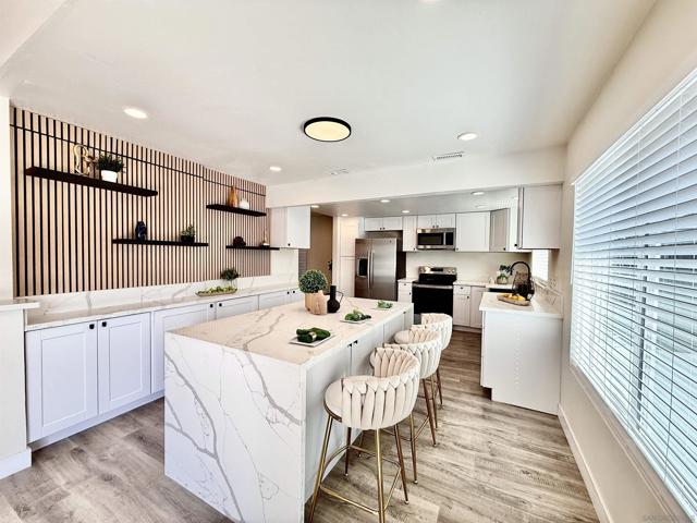 8815 Jackie Dr, San Diego CA: https://media.crmls.org/mediaz/72afdf79-c9a0-4e0f-9b8a-865893093766.jpg