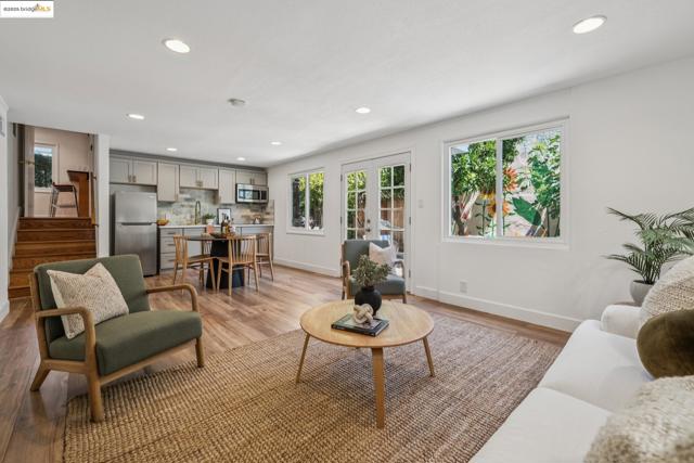 1044 Collier Dr, San Leandro CA: https://media.crmls.org/mediaz/72aff8fa-33d1-4229-b82f-278e48f0b1bf.jpg
