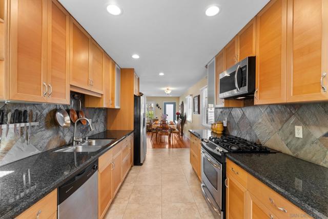 Image 6 of 23 For 5025 Dick St