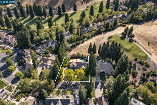 3284 Blackhawk Meadow Dr, Danville CA: https://media.crmls.org/mediaz/72b01cee-be57-4dad-bfee-e4b905a674b1.jpg