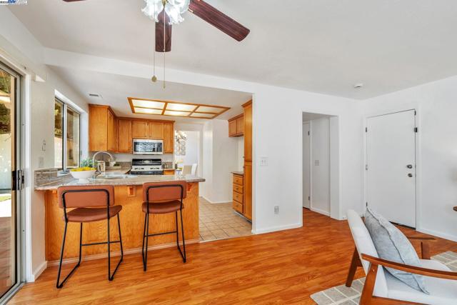 840 Menay Dr, Tracy CA: https://media.crmls.org/mediaz/72b0583a-c135-4c40-8519-2bda065af5a2.jpg