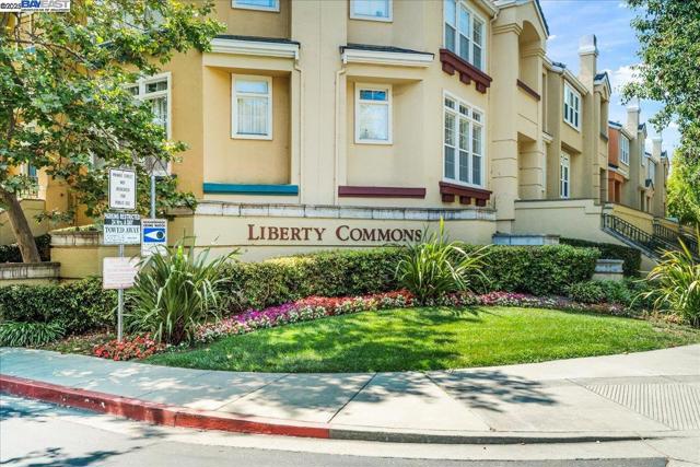 3583 Madison Cmn, Fremont CA: https://media.crmls.org/mediaz/72b085b1-6bc1-4ebe-b057-b8a199691752.jpg