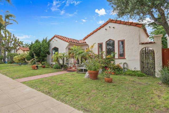 1032 Alberta Pl, San Diego CA: https://media.crmls.org/mediaz/72b17449-275e-4af0-9ca4-95f26daef1f0.jpg