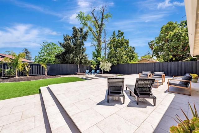 2924 Vivian Lane, San Jose CA: https://media.crmls.org/mediaz/72b24876-559c-4530-a857-460d8e43b0b3.jpg