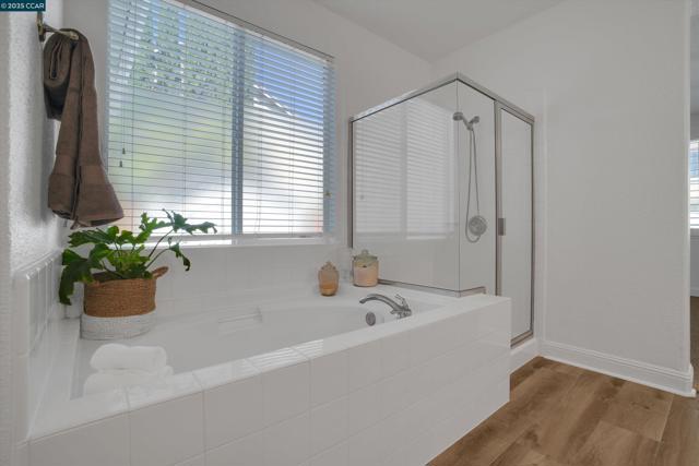 2856 Gardenside Ct, Brentwood CA: https://media.crmls.org/mediaz/72b3bf0e-36a9-49b4-a0d5-f6cbedad3822.jpg