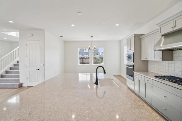 607 Santa Ynez Way, Marina CA: https://media.crmls.org/mediaz/72b4d5e2-3c87-40a1-8ab4-e912b54e9d0b.jpg