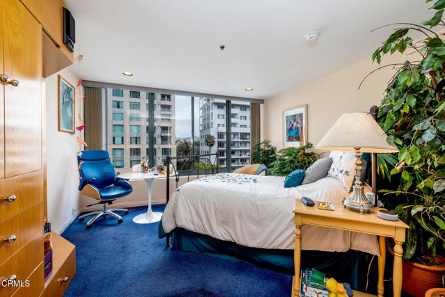 Detail Gallery Image 12 of 33 For 10724 Wilshire Bld #607,  Los Angeles,  CA 90024 - 3 Beds | 4 Baths