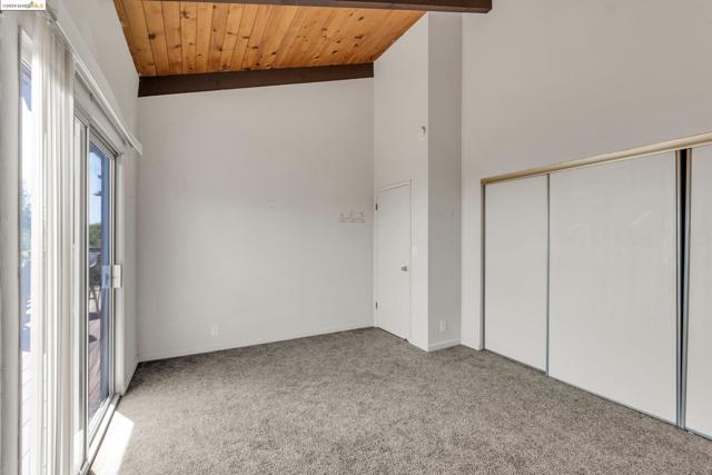 2001 Manzanita Dr, Oakland CA: https://media.crmls.org/mediaz/72b5715b-3b2d-4eca-a501-1b954a1aa98a.jpg