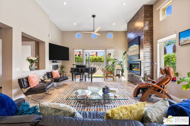 2985 Searchlight Lane, Palm Springs CA: https://media.crmls.org/mediaz/72b577c8-ed9c-4203-b4c0-544c18f7891b.jpg