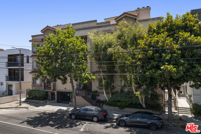 10630 Moorpark Street, North Hollywood CA: https://media.crmls.org/mediaz/72b6482a-0a5e-4b8a-97d8-ba97fb985a3f.jpg