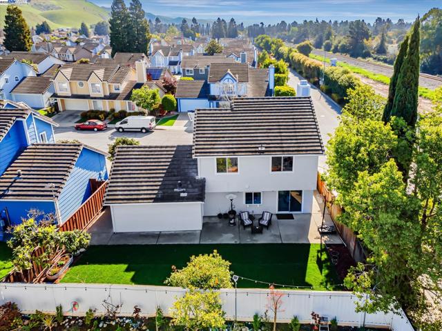 427 Summerwood Dr, Fremont CA: https://media.crmls.org/mediaz/72b6c7d1-2cc2-4c69-830f-118361fbd77c.jpg
