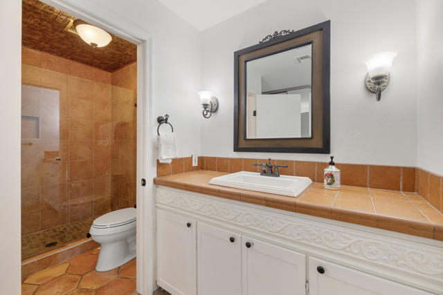 48980 Wildwood Lane, Palm Desert CA: https://media.crmls.org/mediaz/72b7088a-e87d-4239-a3db-b4fd14d268b3.jpg