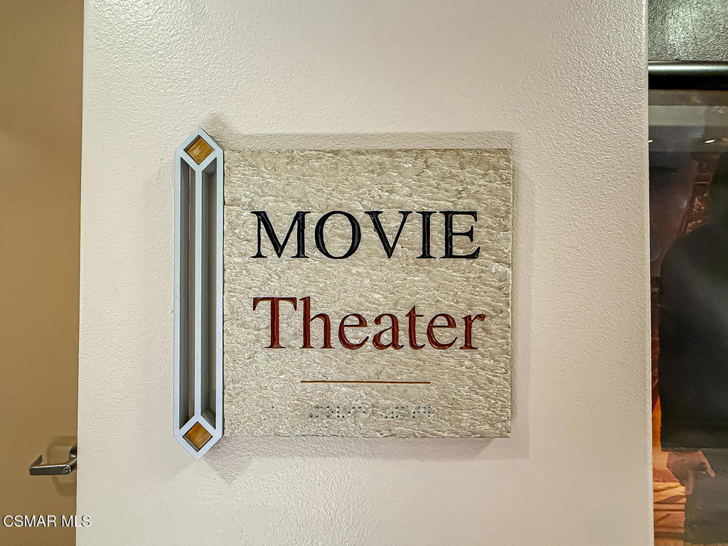 https://media.crmls.org/mediaz/72b73c75-7719-46b9-bb1a-dee0a1663e30.jpg?preset=X-Large