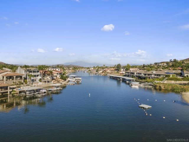 23235 Canyon Lake Dr S, Canyon Lake CA: https://media.crmls.org/mediaz/72b743da-56af-4488-a361-557e72db89e4.jpg