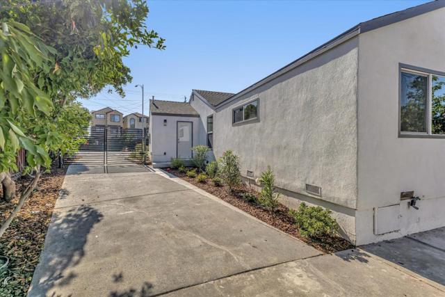 3811 Mckee Road, San Jose CA: https://media.crmls.org/mediaz/72b74cc5-68de-47a1-9803-a35634ce7a8f.jpg