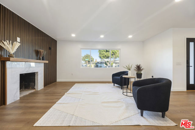 Image 33 of 70 For 19203 Galway Avenue