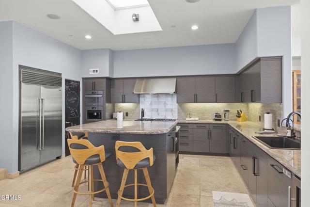 815 Mandalay Beach Road, Oxnard CA: https://media.crmls.org/mediaz/72b8cbe0-374e-4bf2-af2d-ac0a9d3b4b26.jpg