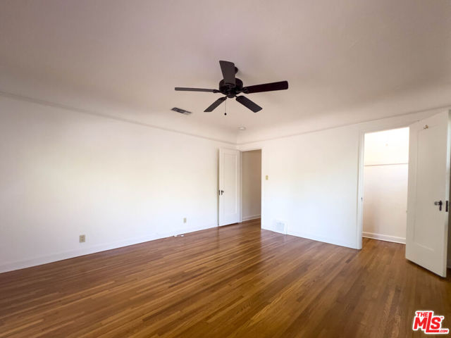 1119 Geneva Street, Glendale CA: https://media.crmls.org/mediaz/72b9a9f7-f051-4c22-8ea1-13e3012e75dc.jpg
