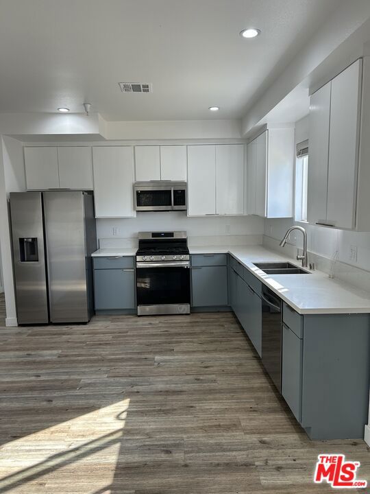 2112 S Highland Avenue, Los Angeles CA: https://media.crmls.org/mediaz/72ba7d45-35e1-4d3d-a89f-c670f770a2fc.jpg
