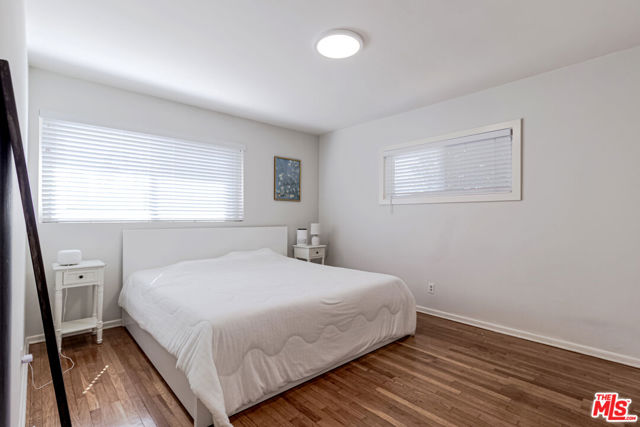 18240 Weddington Street, Tarzana CA: https://media.crmls.org/mediaz/72bab625-8ecf-4fe8-879c-d0288024a1a1.jpg