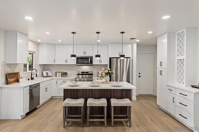 30118 Miller Rd., Valley Center CA: https://media.crmls.org/mediaz/72bb2d7c-0c0f-4e48-98b2-3b134c03884c.jpg