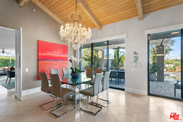 4 Trinity Court, Rancho Mirage CA: https://media.crmls.org/mediaz/72bb56a4-6c99-414c-a984-327fcce41d16.jpg