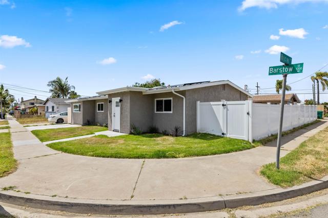 Detail Gallery Image 2 of 18 For 5372 Barstow St, San Diego,  CA 92117 - 4 Beds | 2 Baths