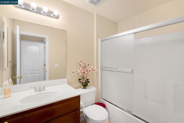 1426 Santa Teresa Dr, Pittsburg CA: https://media.crmls.org/mediaz/72bc74ed-1e4d-4ebe-ac70-f8447922f32e.jpg