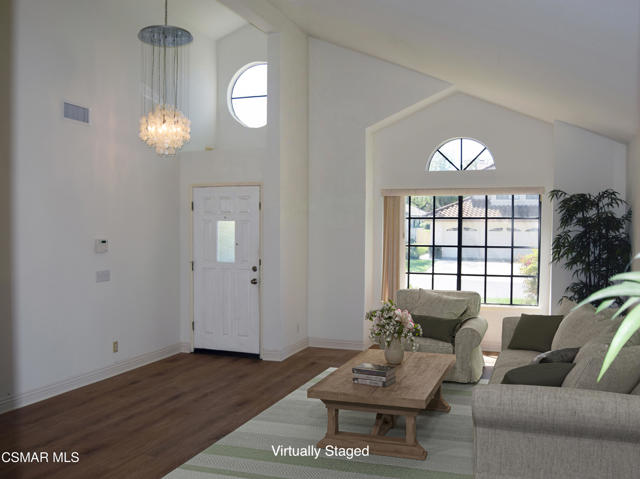 2462 Rikkard Drive, Thousand Oaks CA: https://media.crmls.org/mediaz/72bc88a4-db62-42ee-b685-88111ad268b6.jpg
