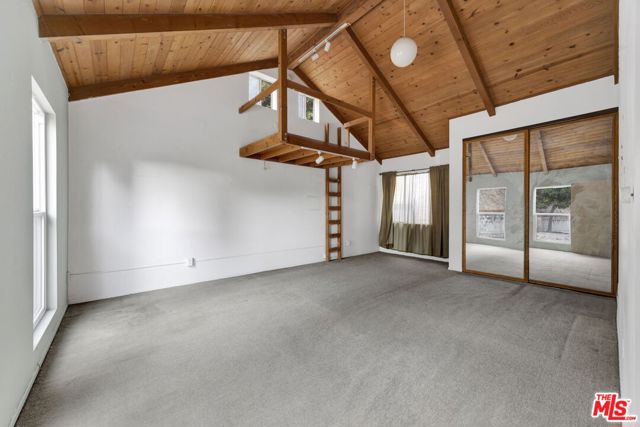 7230 Outpost Cove Drive, Los Angeles CA: https://media.crmls.org/mediaz/72bca72c-f68a-430e-8ad9-12753ef2482e.jpg