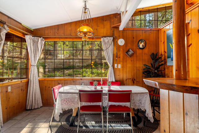 54820 Fern Drive, Idyllwild CA: https://media.crmls.org/mediaz/72bcccfe-a901-4b70-8e30-ae2e39237063.jpg