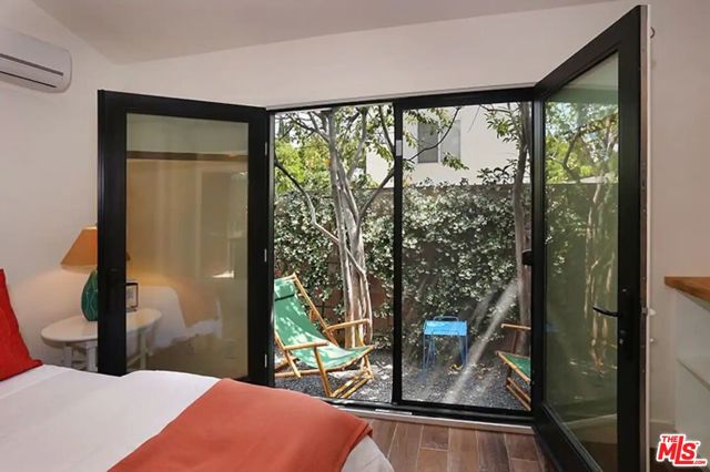 4838 Coldwater Canyon Avenue, Sherman Oaks CA: https://media.crmls.org/mediaz/72bda7b0-27b9-4839-bb1b-7cdf1adaecfd.jpg