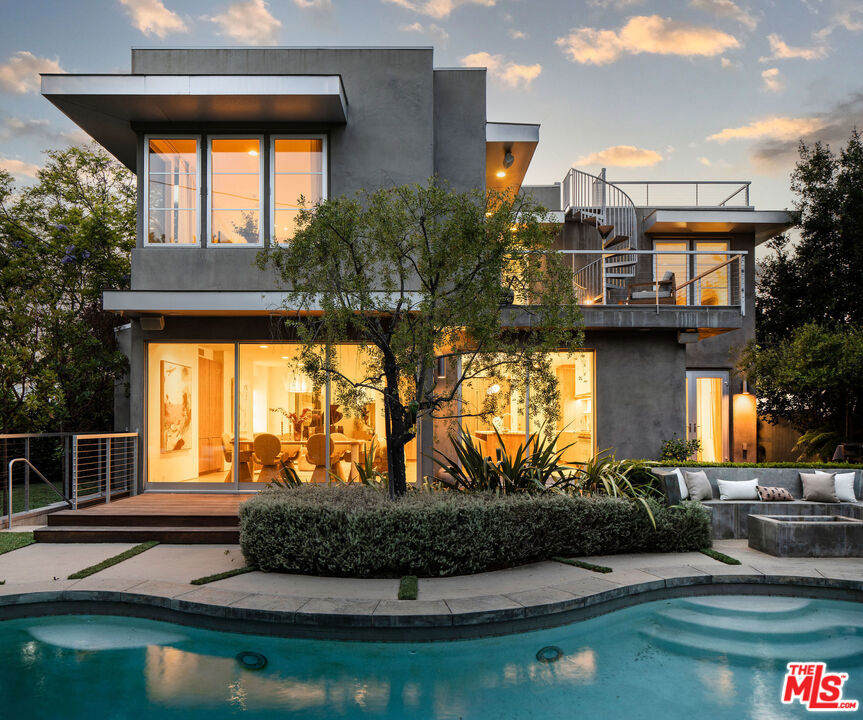 700 El Medio Avenue