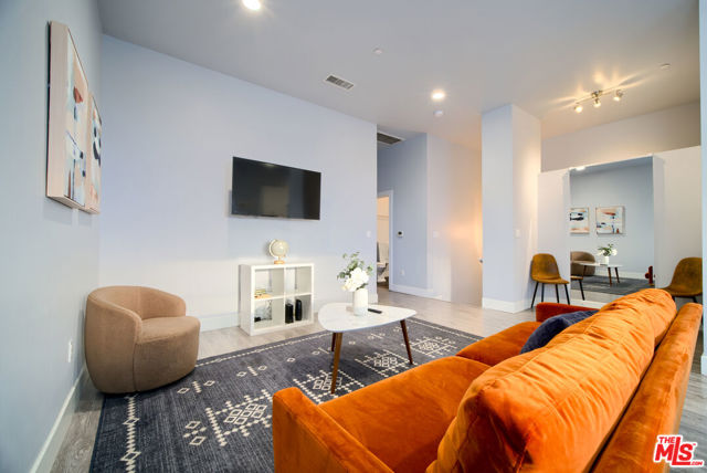 6831 6831 1/2 Hinds Avenue, North Hollywood CA: https://media.crmls.org/mediaz/72be62a8-f5ec-4a14-aebc-62a4614e94c4.jpg
