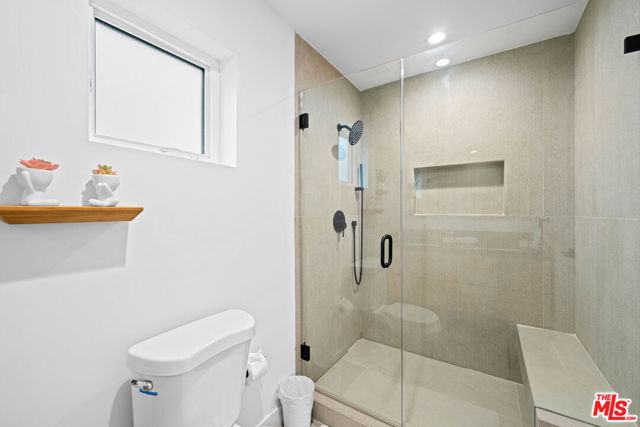 841 N Mccadden Pl, Los Angeles CA: https://media.crmls.org/mediaz/72bee50f-db57-4bed-b341-3bd56eba8b3d.jpg