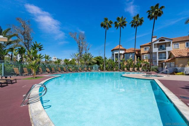 2150 Camino De La Reina, San Diego CA: https://media.crmls.org/mediaz/72bf1c96-8a50-4bf6-9969-2db607feded6.jpg
