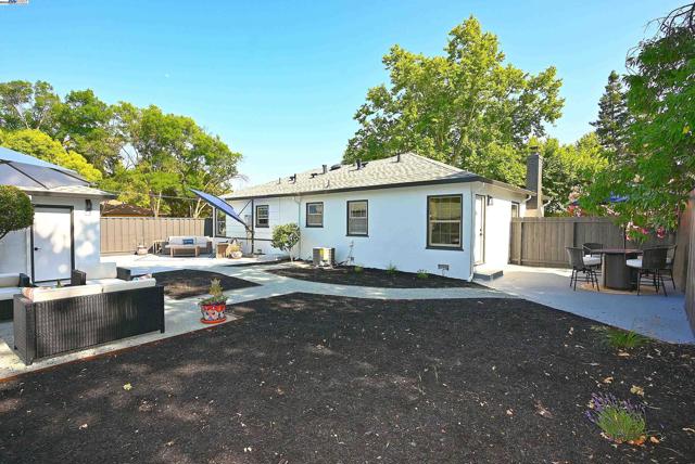 3208 McNutt, Walnut Creek CA: https://media.crmls.org/mediaz/72bf4480-af03-4610-9a6a-796658c4e031.jpg