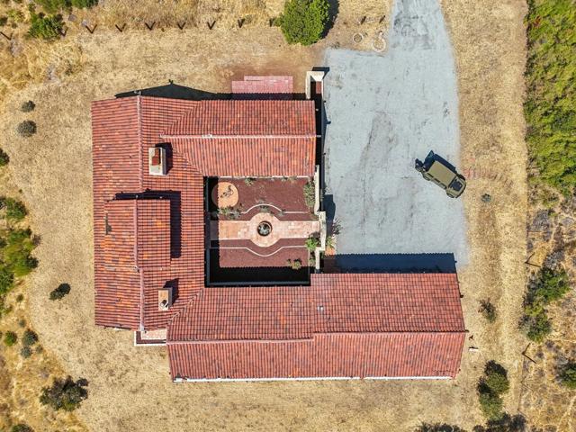 16420 Soda Springs Road, Los Gatos CA: https://media.crmls.org/mediaz/72c0077e-2580-40db-808a-7cdd8e2417bd.jpg