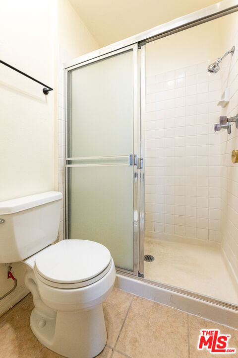 5330 Zelzah Avenue, Encino CA: https://media.crmls.org/mediaz/72c11a6e-c145-4414-afb4-5075596d618d.jpg