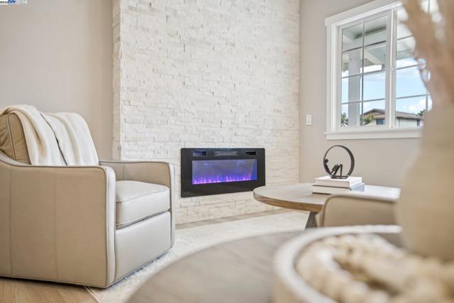 5169 Lillian Ct, Livermore CA: https://media.crmls.org/mediaz/72c14c75-ff7d-4a38-8817-00c4ba74485b.jpg