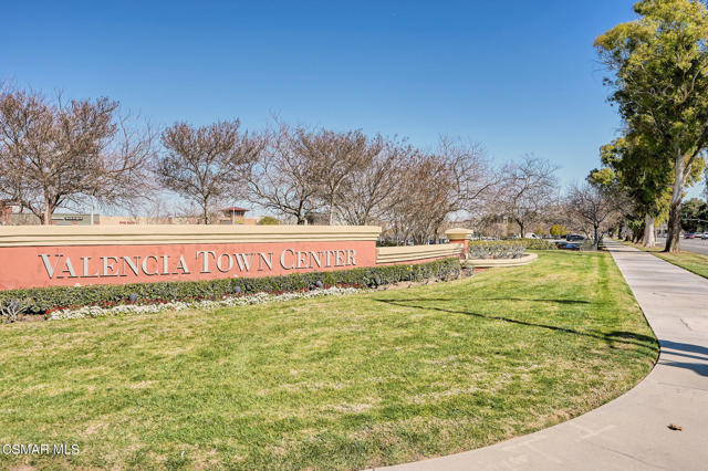 24145 Del Monte Drive, Valencia CA: https://media.crmls.org/mediaz/72c1b5b5-034b-4a5f-af90-7afbc2392509.jpg