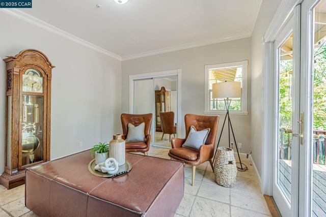 631 La Vista Rd, Walnut Creek CA: https://media.crmls.org/mediaz/72c1da3b-0ddc-496d-b04c-4f329cbb80c9.jpg