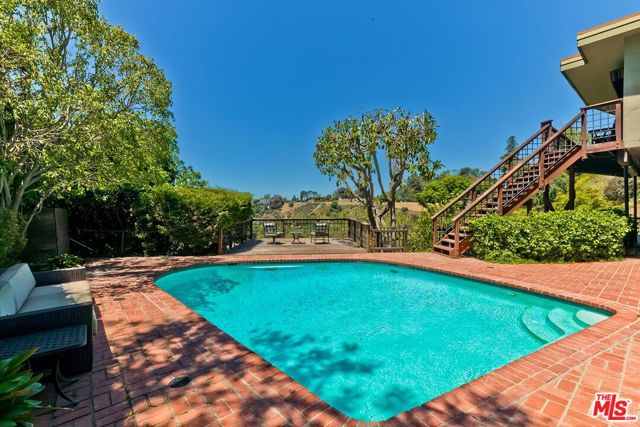 13490 Firth Drive, Beverly Hills CA: https://media.crmls.org/mediaz/72c22900-652a-45fd-a50f-17523f2b9c2b.jpg