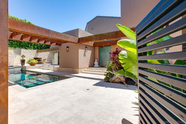 14817 Arroyo Rosita, Rancho Santa Fe CA: https://media.crmls.org/mediaz/72c256ca-0a0a-4ae3-a9cd-c7f8e09e9b4c.jpg