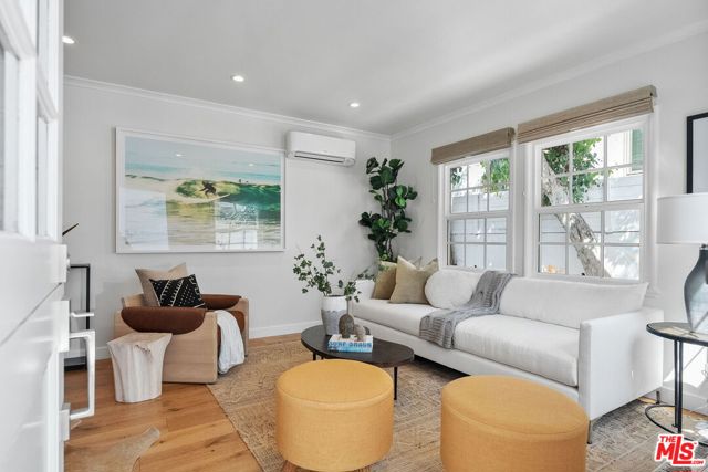 3627 Veteran Avenue, Los Angeles CA: https://media.crmls.org/mediaz/72c2d055-8cf6-46a8-bf59-55431bc27cf2.jpg